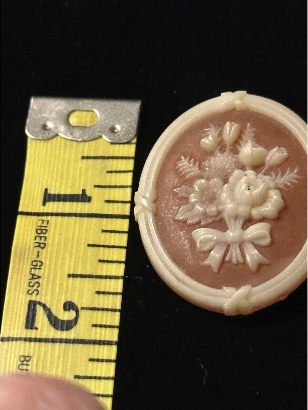 Vintage AVON floral Bouquet Cameo Style Brooch Terra Cotta Color Back 2” - Picture 4 of 4